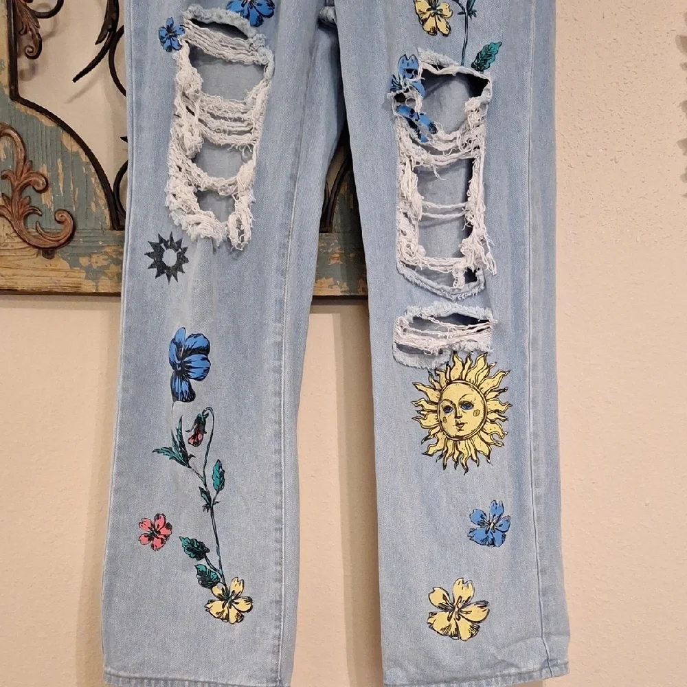 Sunflower Embroidered Ripped Wide Leg Jeans. Excellent Condition NWOT Size Large - Picture 9 of 12